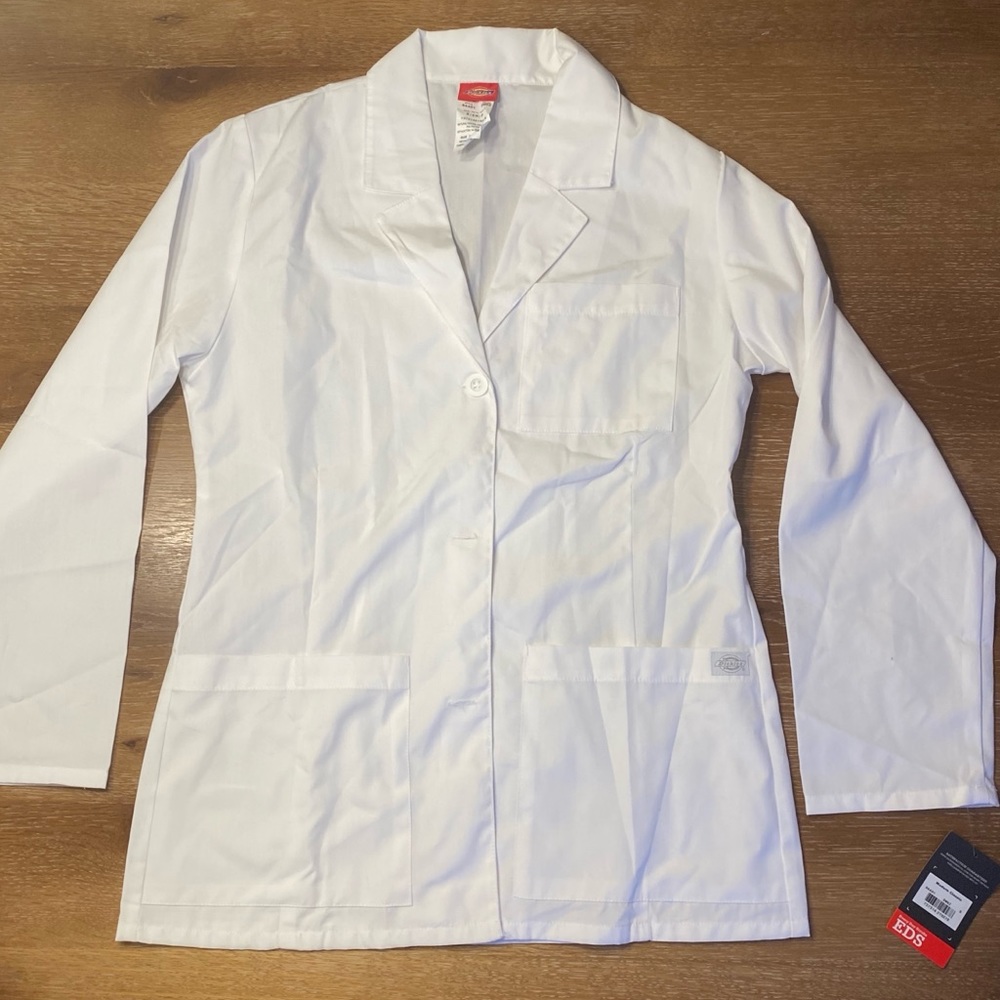 SOLD - Women's EDS Signature 28" White Lab Coat